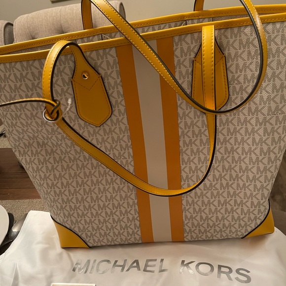 Michael Kors Tote - Picture 2 of 4